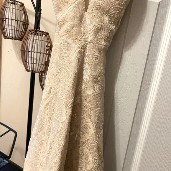 V neck lace dress - Picture 4 of 7